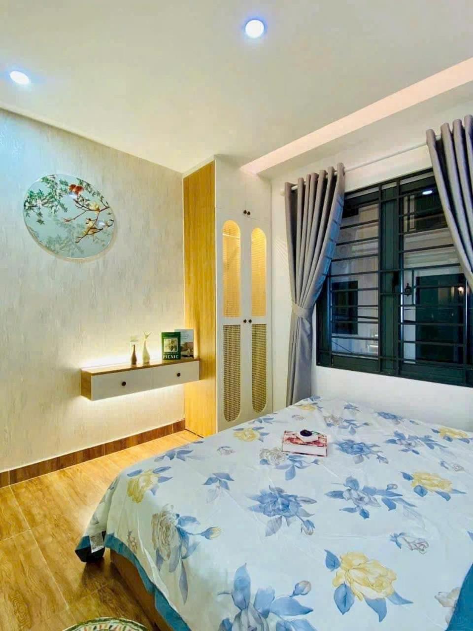 P * TP. Hồ Chí Minh